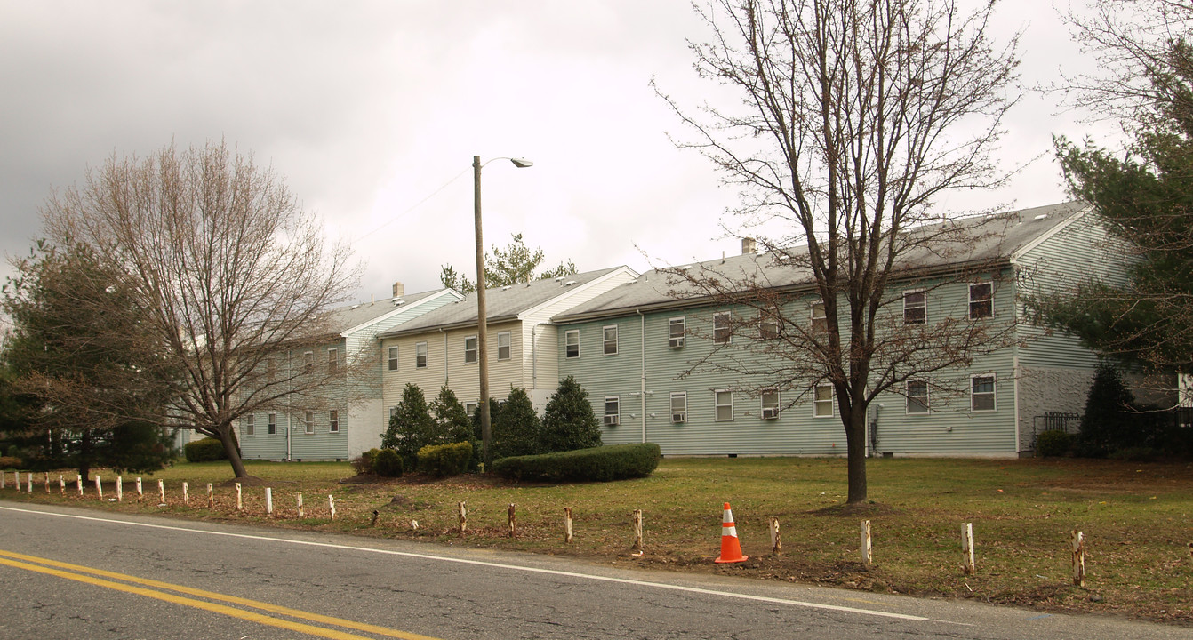 Burlington Manor in Bridgeton, NJ - Building Photo