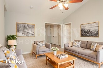 4 Franklinwood Dr in Greensboro, NC - Building Photo - Building Photo