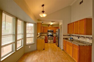 2203 Corbin Way in Cedar Park, TX - Foto de edificio - Building Photo
