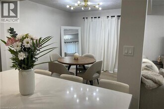 564 Waterloo St in Hamilton, ON - Building Photo - Building Photo