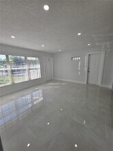 2141 N 57th Terrace in Hollywood, FL - Building Photo - Building Photo
