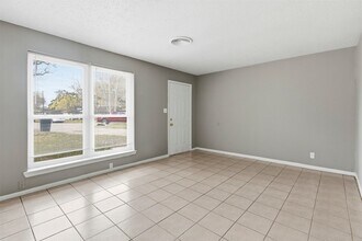 344 Pennington Dr in Alvin, TX - Building Photo - Building Photo