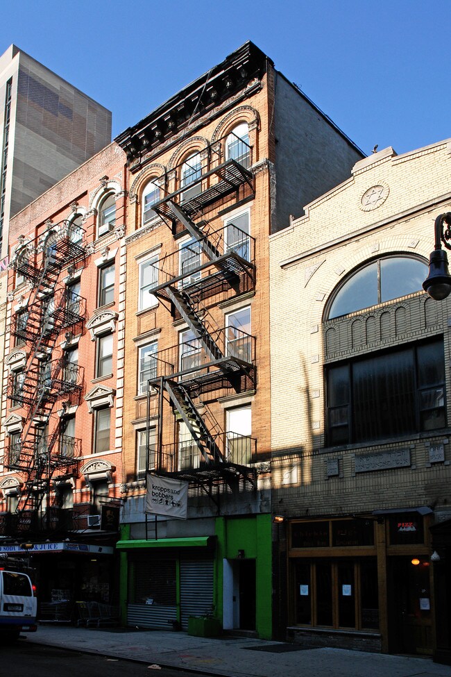 119 Ludlow St in New York, NY - Building Photo - Building Photo