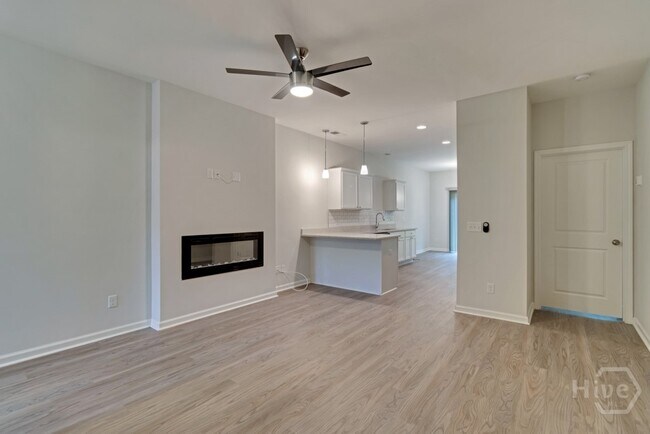 146 Bellasera Wy in Richmond Hill, GA - Building Photo - Building Photo