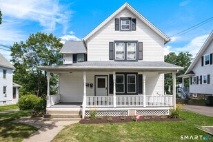 29 Washington Ave in Danbury, CT - Building Photo