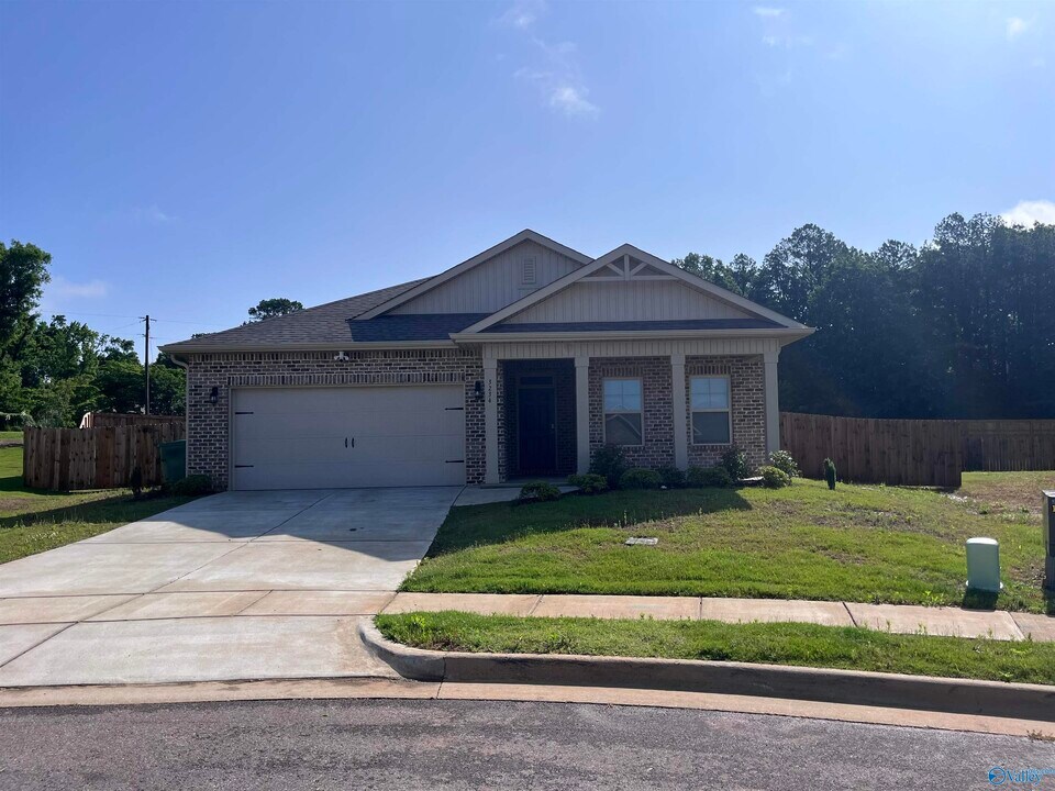 13234 Billet Dr in Madison, AL - Building Photo