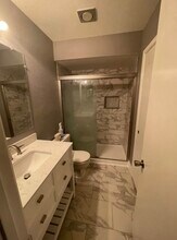 6401 Deihl Rd, Unit 803 in Houston, TX - Building Photo - Building Photo