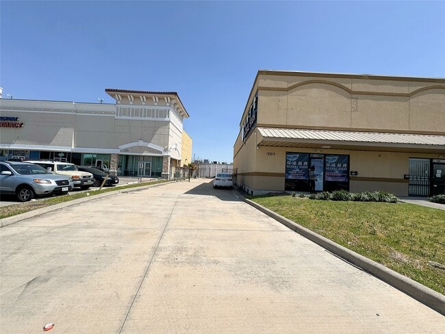 12317 Bellaire Blvd