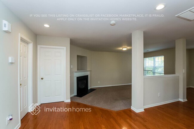 7107 Fox Point Dr in Charlotte, NC - Foto de edificio - Building Photo