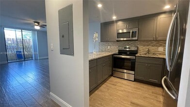 16851 NE 23rd Ave in North Miami Beach, FL - Building Photo - Building Photo