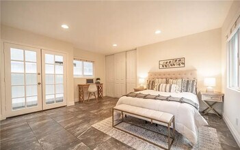 919 Alabama St in Huntington Beach, CA - Building Photo - Building Photo