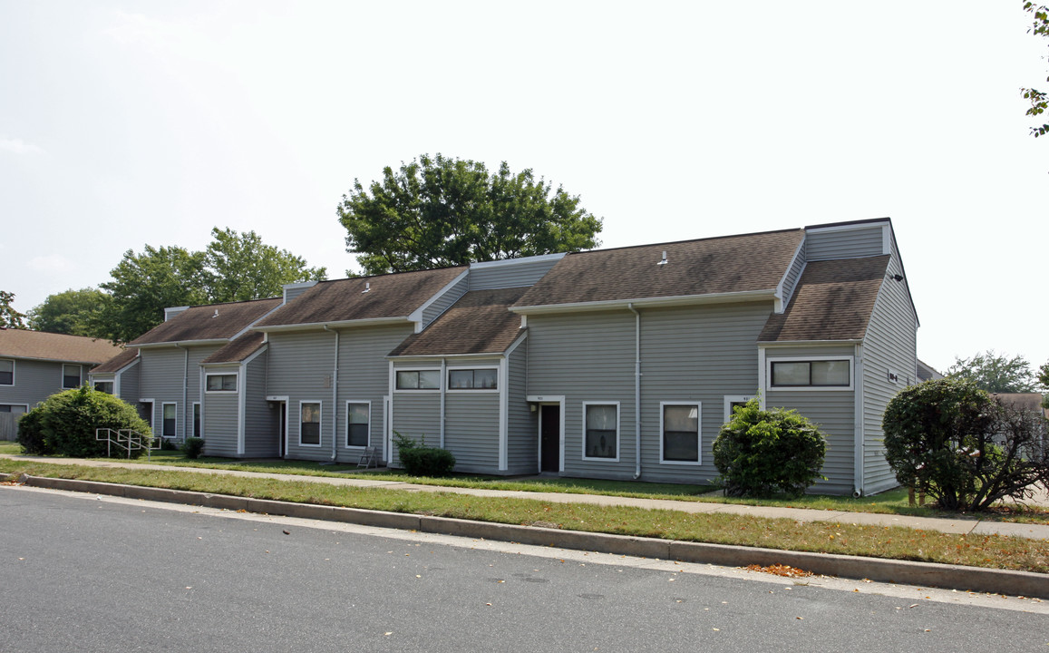 George Mason Square in Richmond, VA - Building Photo