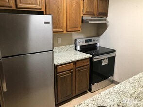 4811 Ravens Crest Dr in Plainsboro, NJ - Building Photo - Building Photo