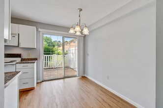 107 Hickory Ln in Ladson, SC - Building Photo - Building Photo