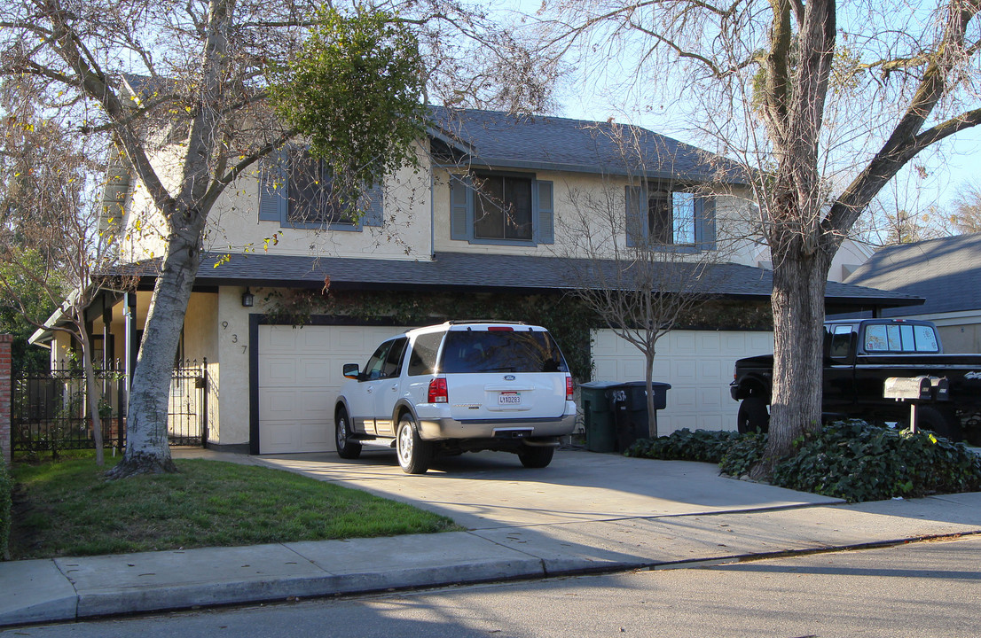 937 Douglas St in Modesto, CA - Building Photo