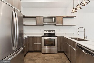 2028 E Fletcher St in Philadelphia, PA - Building Photo