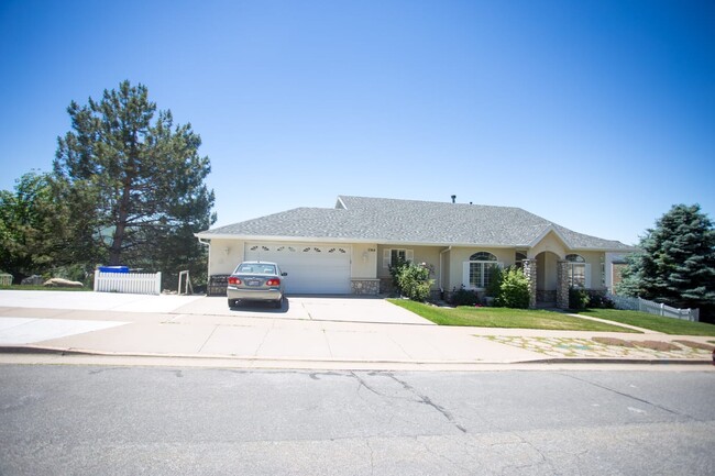 1364 Northridge Dr, Unit 1 in Bountiful, UT - Foto de edificio - Building Photo