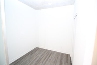 1808-1808 St Clair Ave W in Toronto, ON - Building Photo - Building Photo