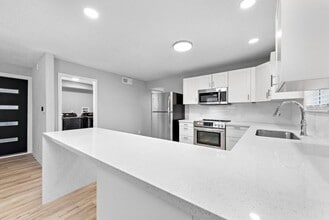 3921 WYANDOTTE in Kansas City, MO - Foto de edificio - Building Photo