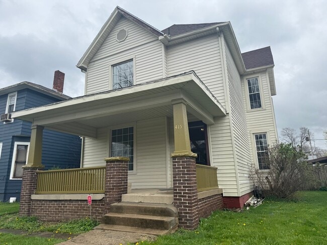 property at 415 S 13th St