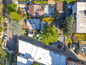 1108 Manzanita St in Los Angeles, CA - Building Photo - Building Photo