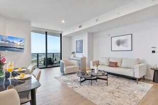 398 NE 5th St, Unit 4109 in Miami, FL - Building Photo