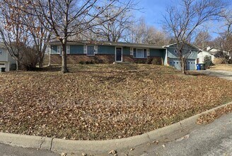 1913 Jenny Wren Rd in Lawrence, KS - Building Photo - Building Photo