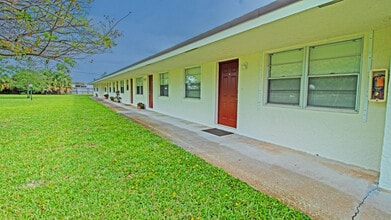 8585 SE Church St in Hobe Sound, FL - Building Photo - Building Photo