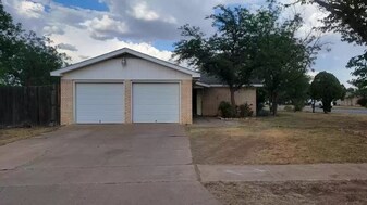 4832 9th St in Lubbock, TX - Building Photo