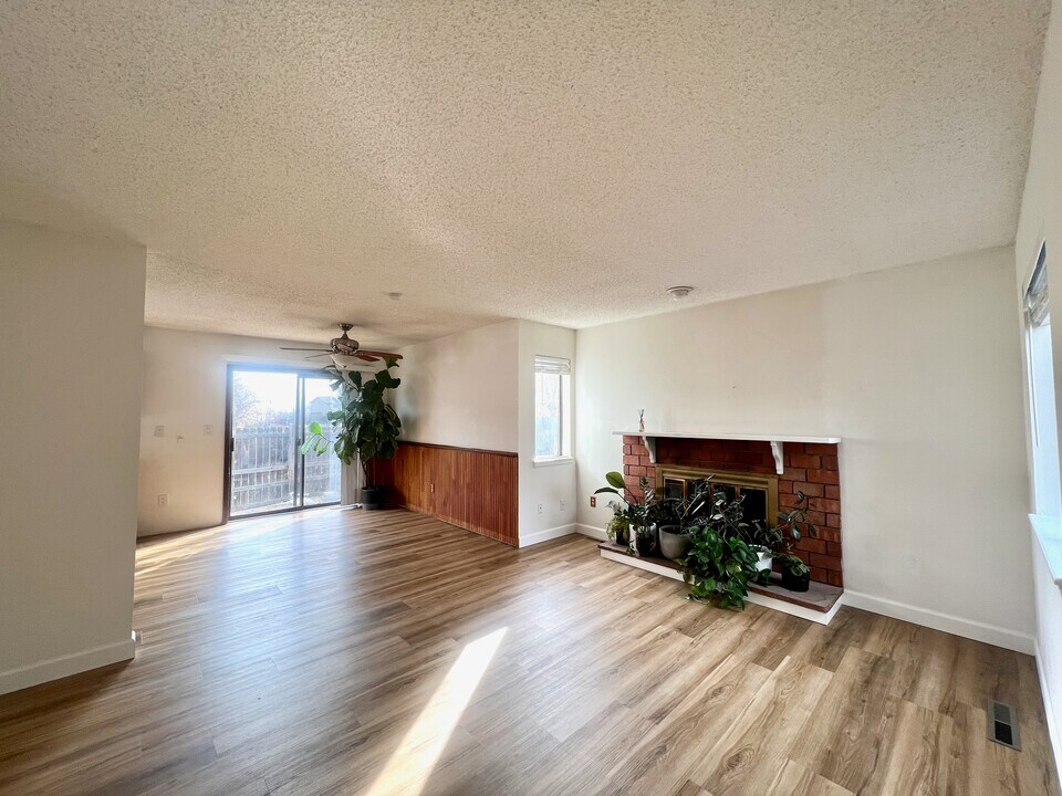 6642 Kalua Rd in Boulder, CO - Building Photo