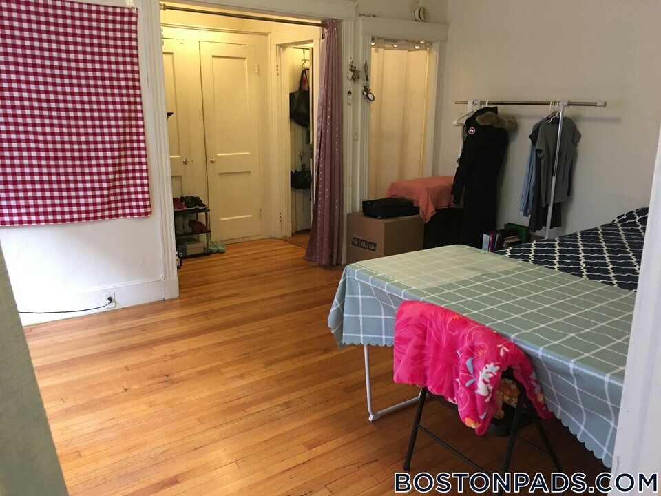 88 Washington St in Boston, MA - Building Photo