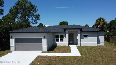 2862 Pomello Ave SW in Palm Bay, FL - Building Photo - Building Photo
