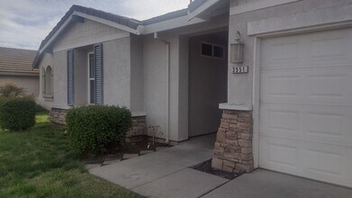 3551 Sarasota Ave in Merced, CA - Building Photo - Building Photo