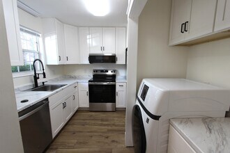 2401 Gregory Dr in Tallahassee, FL - Building Photo - Building Photo