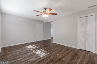 2364 Peachwood Cir NE in Atlanta, GA - Building Photo - Building Photo