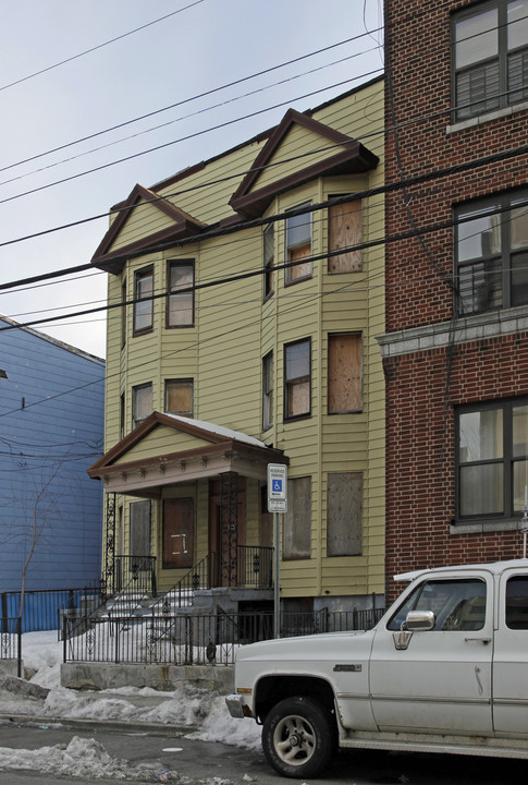 262 Bergen Ave in Jersey City, NJ - Building Photo