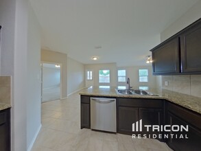 141 Bridlewood St in Azle, TX - Building Photo - Building Photo