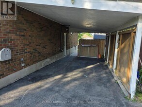 345 Fairlawn St in Oshawa, ON - Building Photo - Building Photo