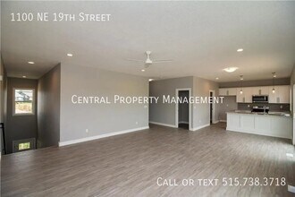 1100 NE 19th St in Grimes, IA - Building Photo - Building Photo