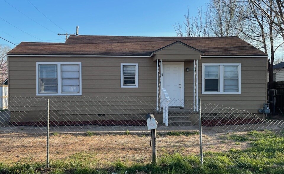 5330 W 11th Pl in Tulsa, OK - Building Photo