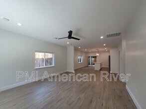 1221 Uptown Alley in Sacramento, CA - Building Photo - Building Photo