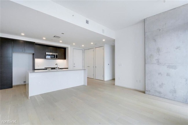 301 West Ave-Unit -Apt 2302 in Austin, TX - Building Photo - Building Photo