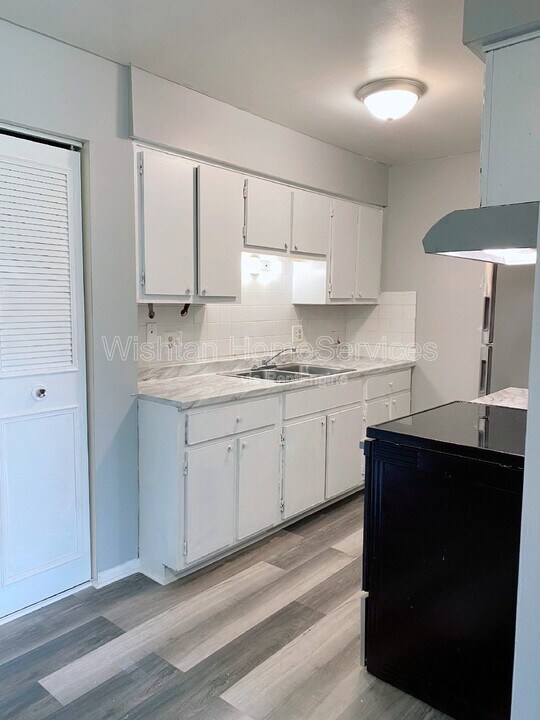 219 Charleston Blvd in Macomb, IL - Building Photo