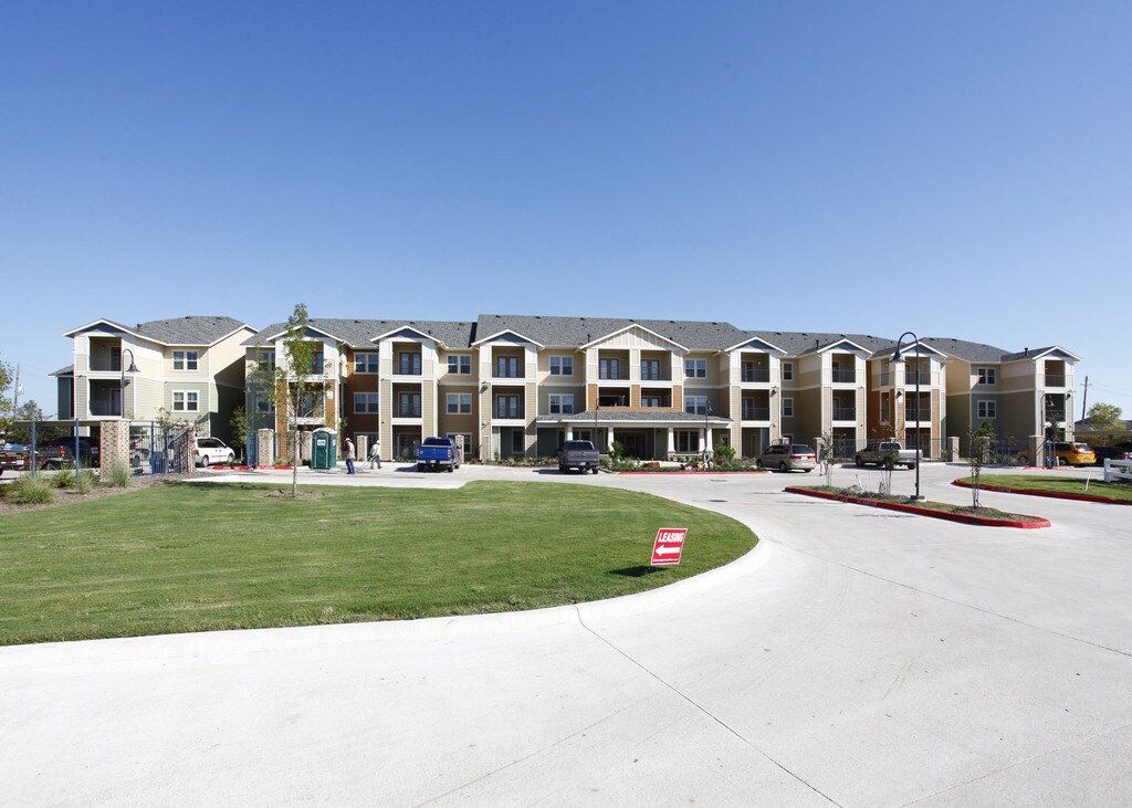 Mariposa at Bay Colony 55+ Apartment Homes Dickinson, TX Apartments