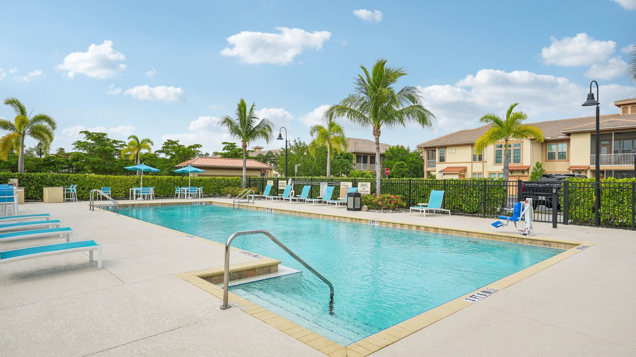 Springs at Gulf Coast in Estero, FL - Foto de edificio