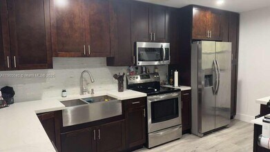 3742 Estepona Ave in Doral, FL - Building Photo - Building Photo