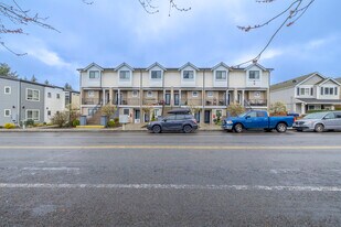 Allenmore Brownstones in Tacoma, WA - Building Photo
