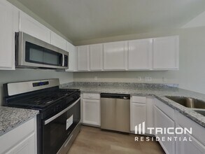 2403 Clear Ridge Dr in Houston, TX - Building Photo - Building Photo