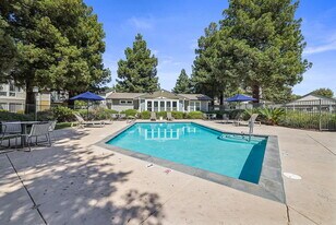 Bridgeport in Newark, CA - Building Photo