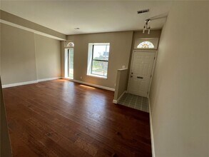 4419 Oakland Ave in St. Louis, MO - Foto de edificio - Building Photo